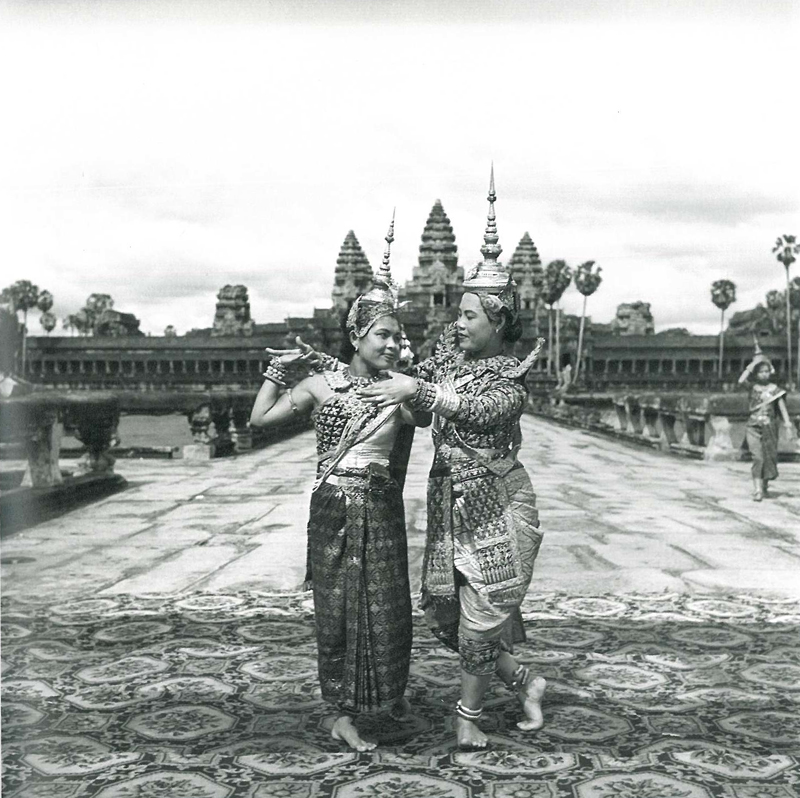 traditional khmer dancers