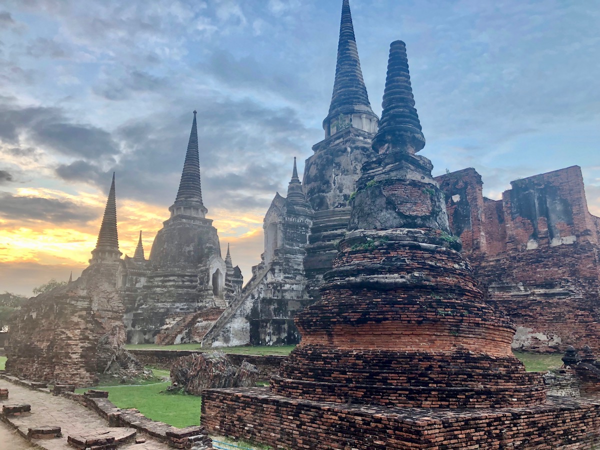 close-up photograph of Ayutthaya temples